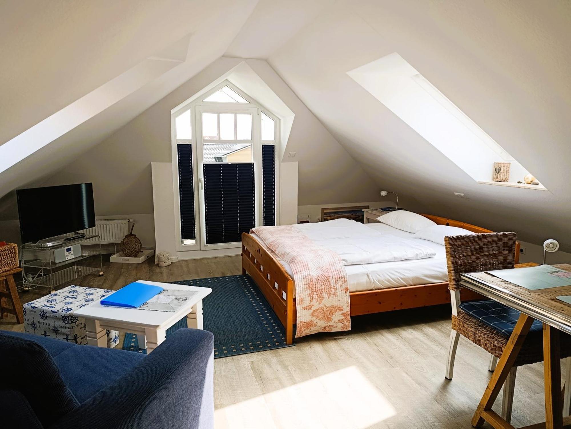 Double Room,1765316886:JPEG